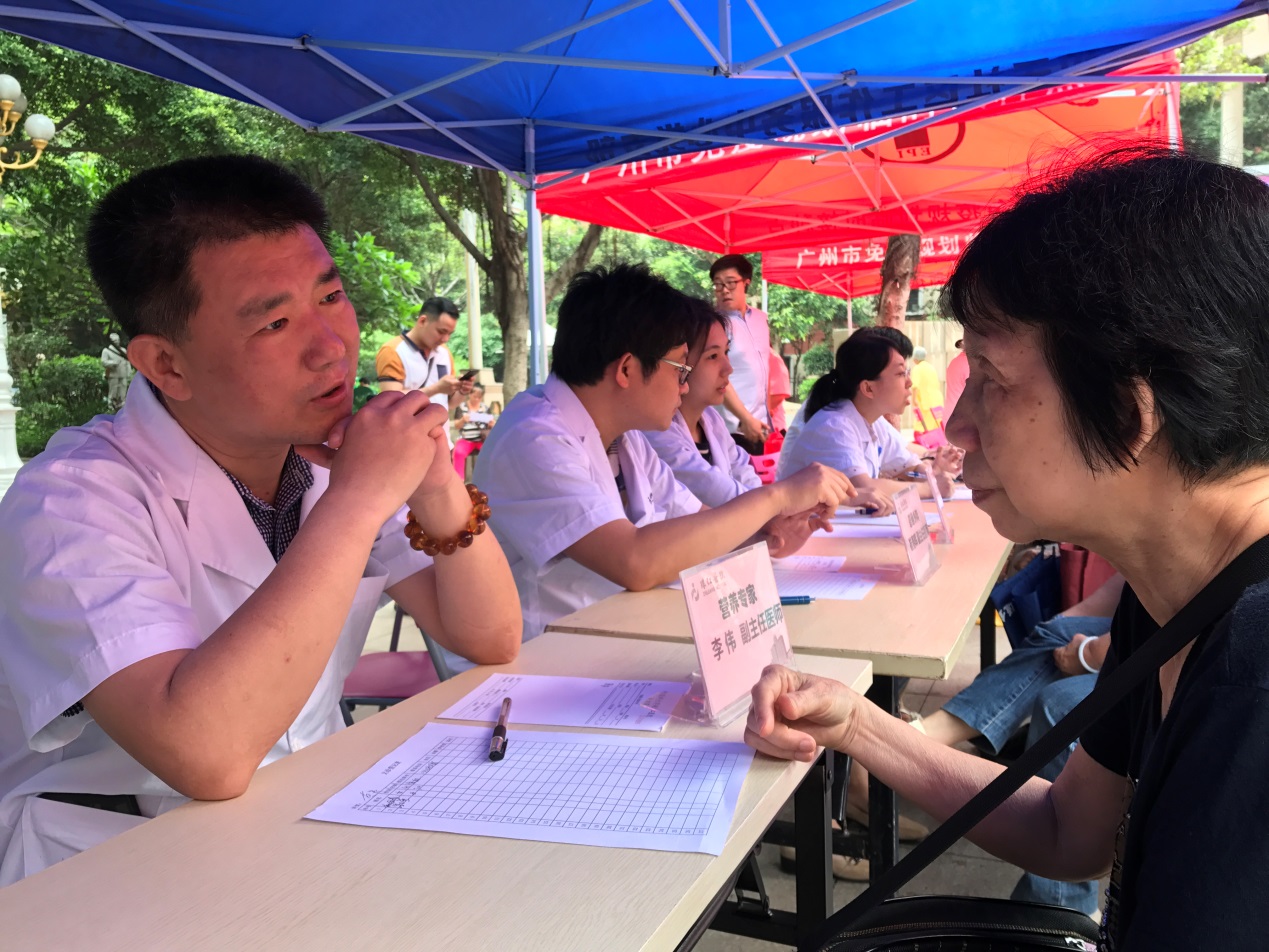 珠江醫(yī)院攜手沙園街開(kāi)展義診咨詢活動(dòng)，健康服務(wù)溫暖人心